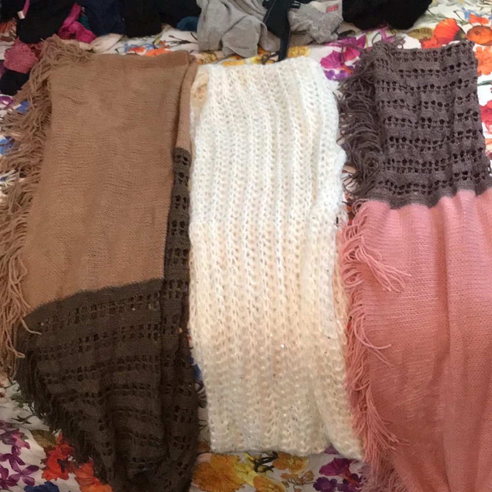 3 infinity scarfs